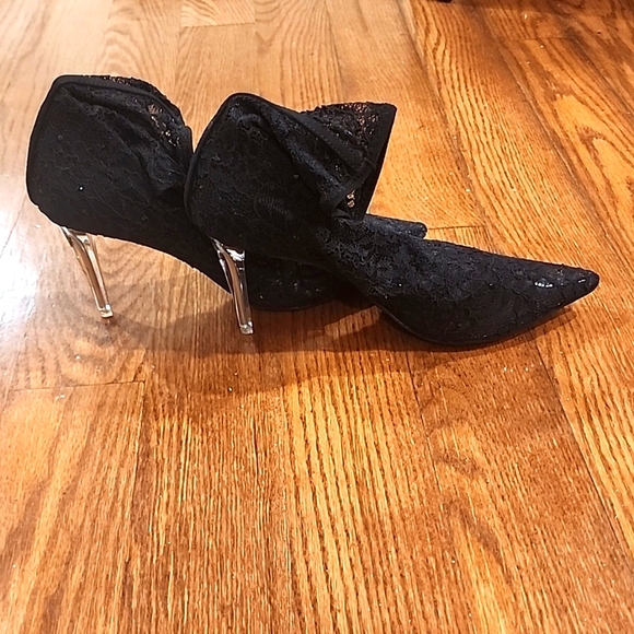 Lace Heeled Ankle Shoes - Picture 2 of 4